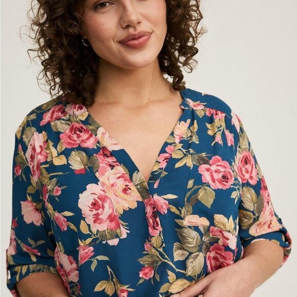 NWT TORRID Harper 3/4 Sleeve Pullover Blouse - Picture 2 of 9